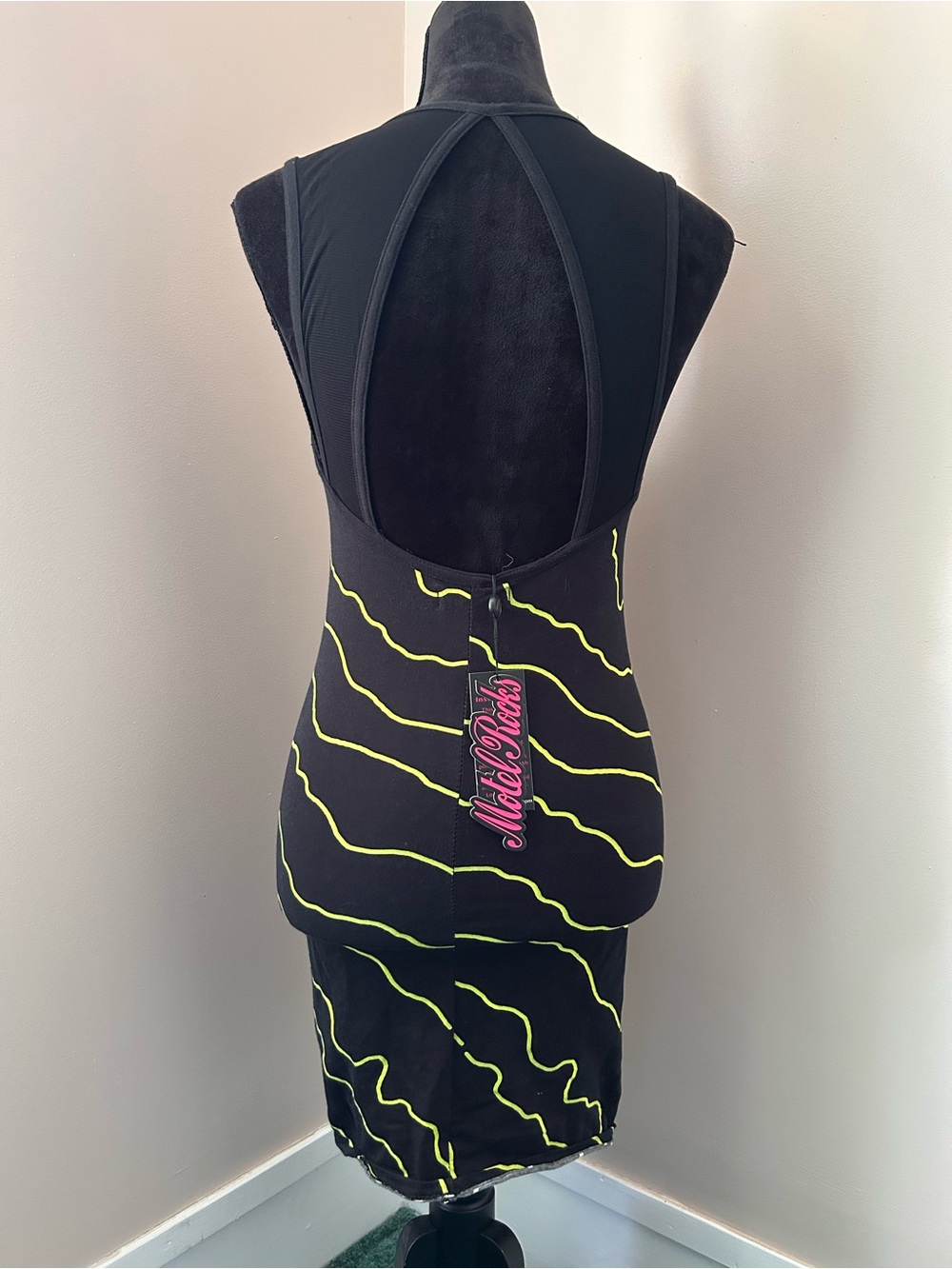 Motel Rocks BodyCon Medium Dress - Picture 2 of 3